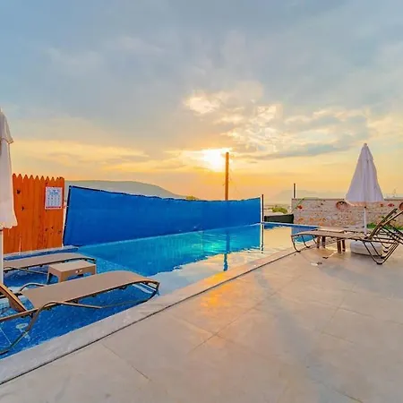 Villa Artemis Ozel Havuzlu Ve Jakuzili Kaş