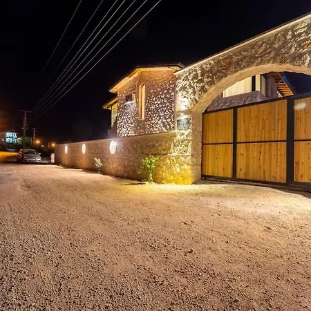 Artemis Ozel Havuzlu Ve Jakuzili Villa