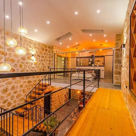 Artemis Ozel Havuzlu Ve Jakuzili Villa