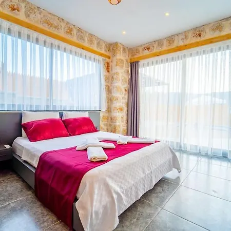 Artemis Ozel Havuzlu Ve Jakuzili Villa *